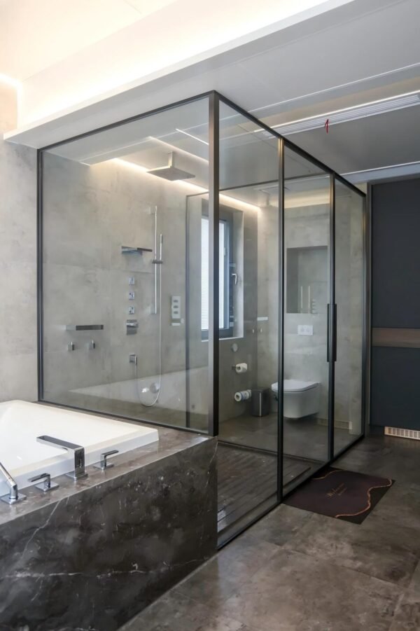 L-Shaped Glass Shower Enclosure – Perfect for Unique Layouts