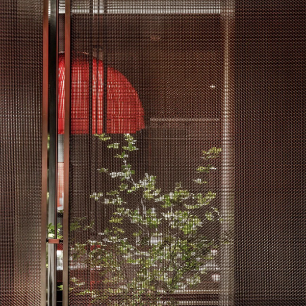 Customized Metal Spiral V-shaped Decorative Mesh Woven Decorative Mesh Metal Curtain Wall Partition Black Warrior Screen - Image 3